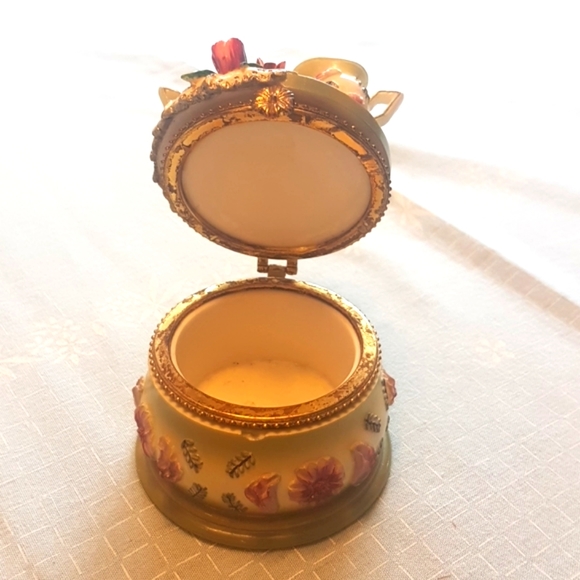 Vintage Tiny Trinket Box - Picture 6 of 12